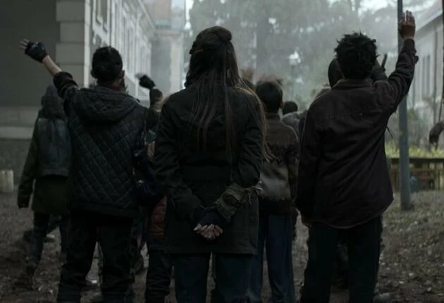 Кадр из 1 сезона сериала Ходячие мертвецы Дэрил Диксон